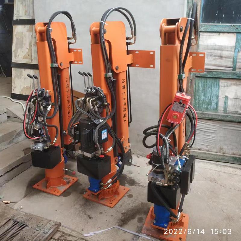 武邑县重汽蓝牌随车吊 3.2吨 国六动力强 液压驱动 农用自卸起重机